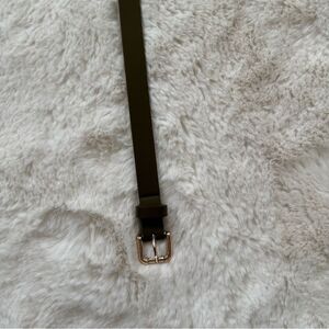 Steve Madden army green belt for accessorizing